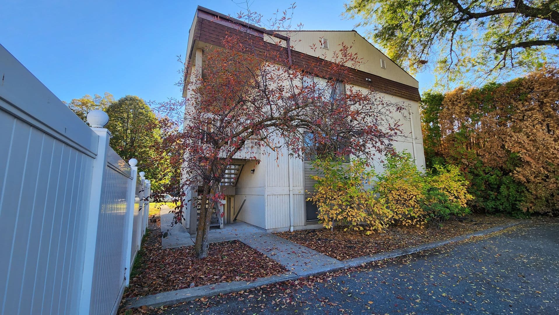 Spokane Apartment: 411 E Sinto Ave