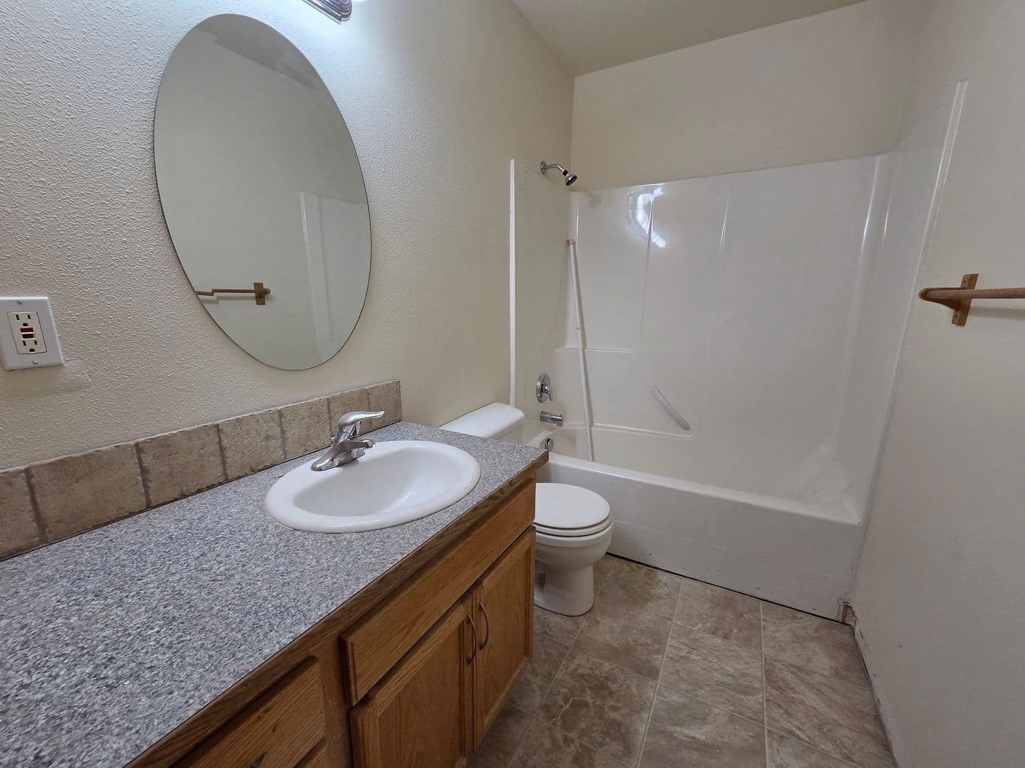 Spokane Apartment: 5912 N. Addison St.