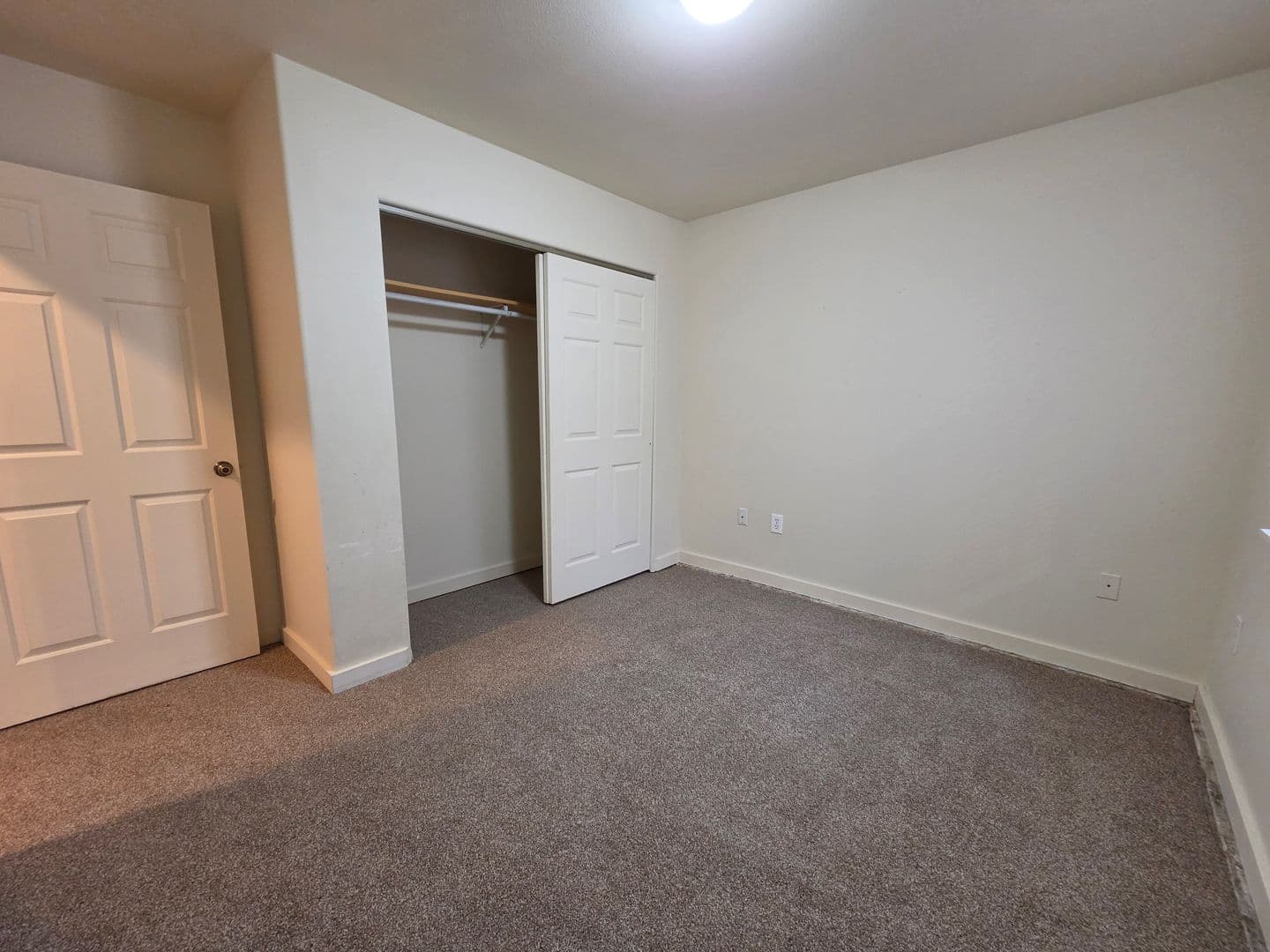 Spokane Apartment: 5912 N. Addison St.
