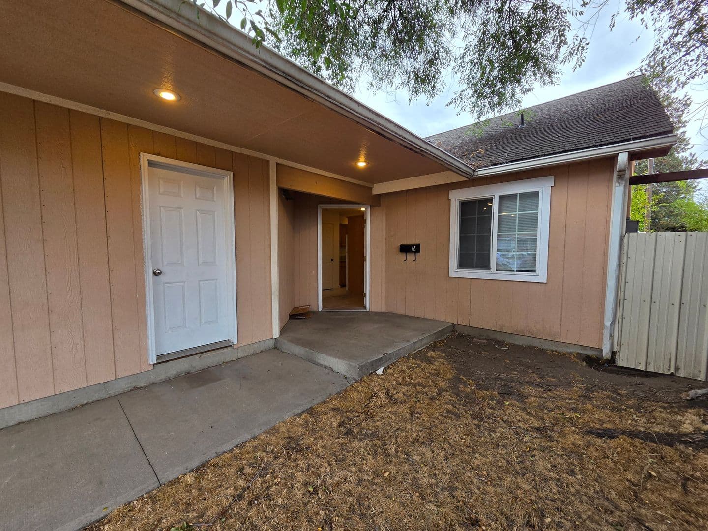 Spokane Apartment: 5912 N. Addison St.