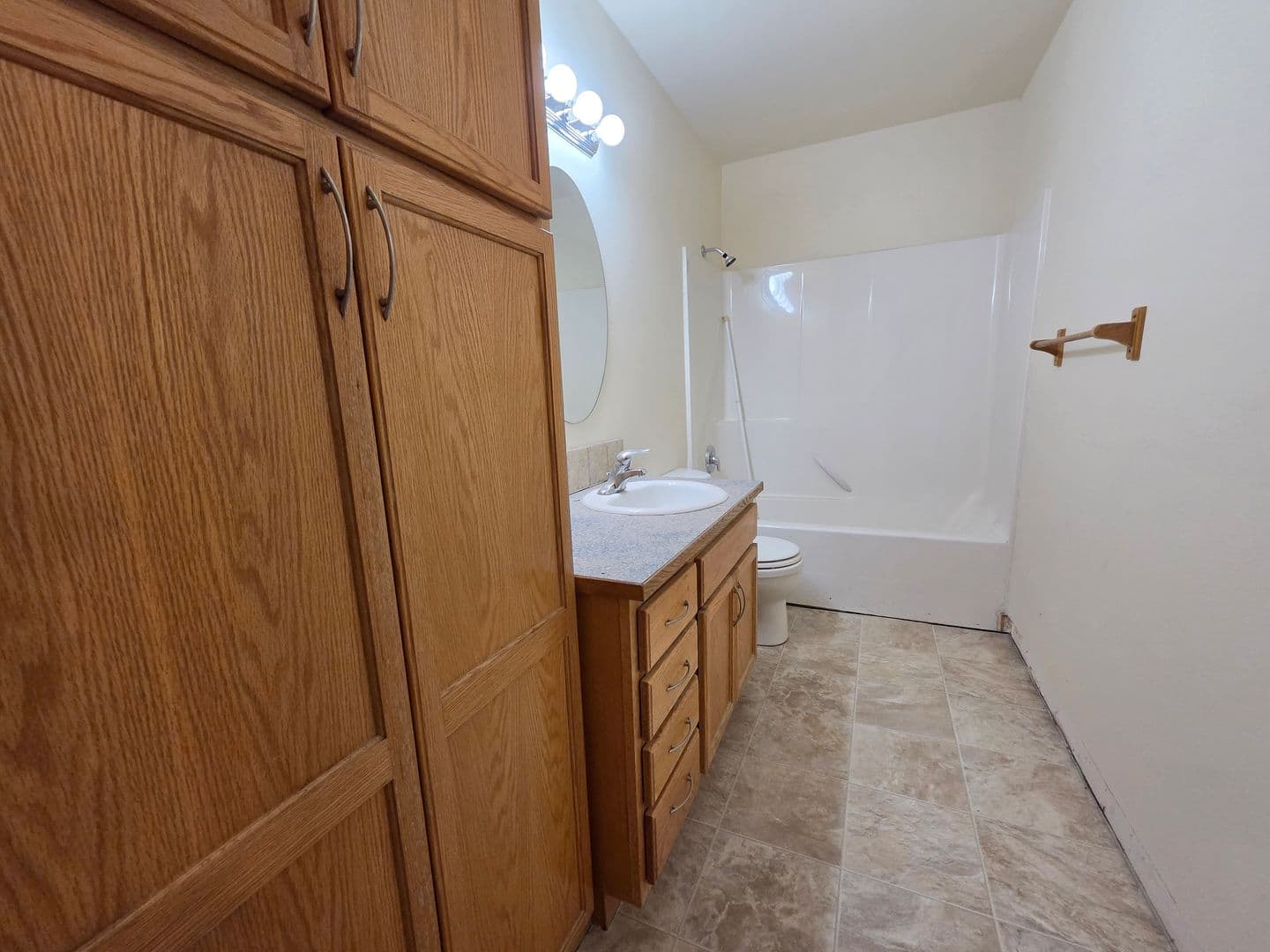 Spokane Apartment: 5912 N. Addison St.