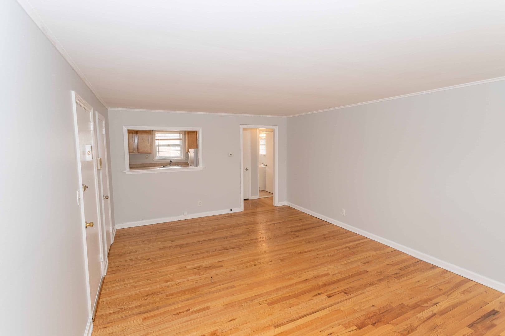 West Hartford Apartment: Boulevard & Vera