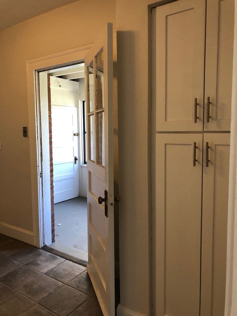 West Hartford Apartment: Farmington Avenue