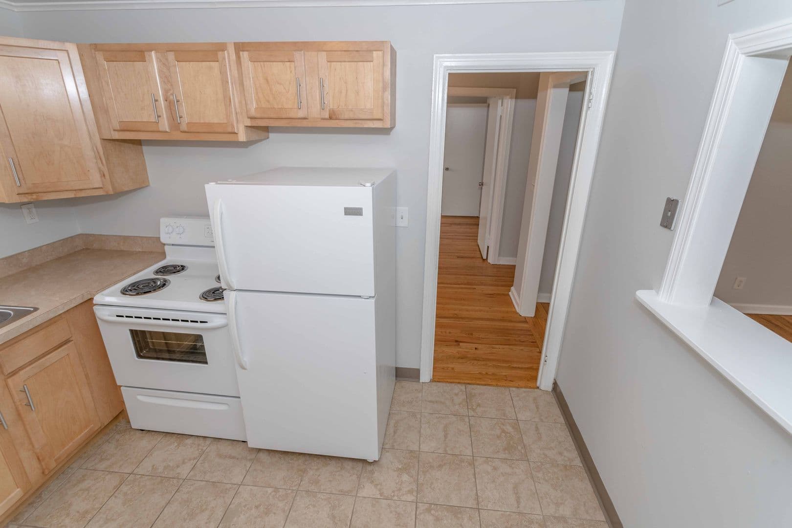 West Hartford Apartment: Boulevard & Vera