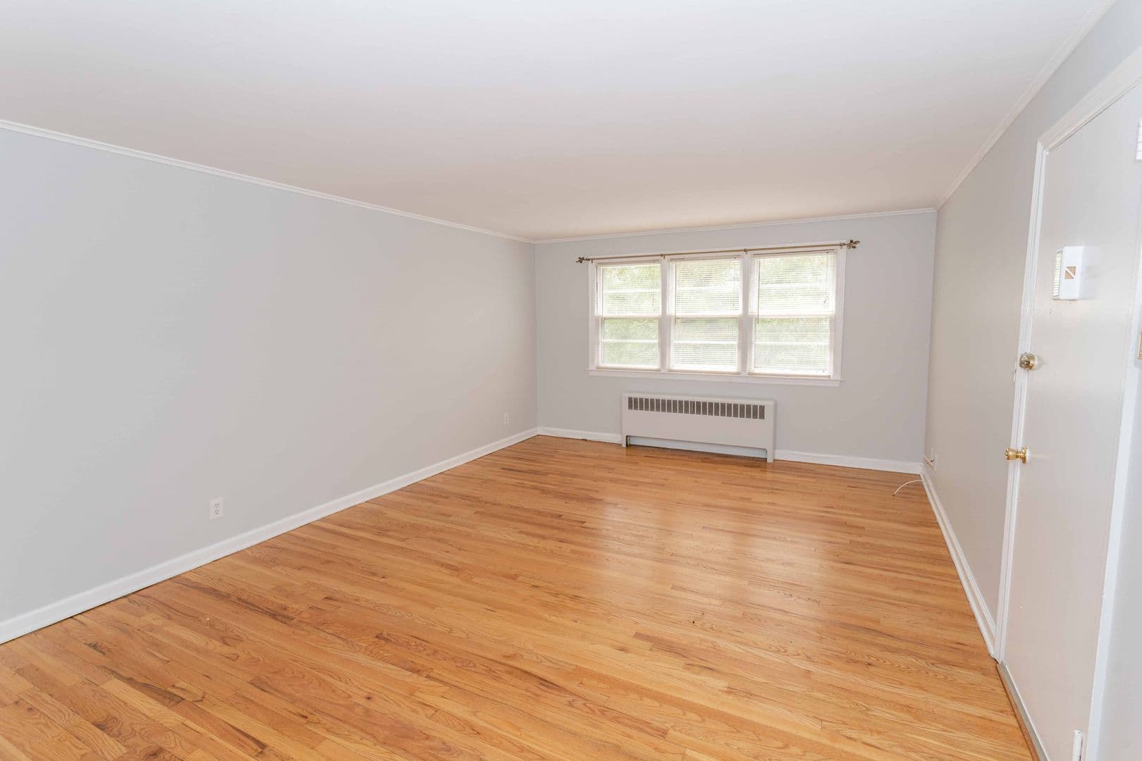 West Hartford Apartment: Boulevard & Vera
