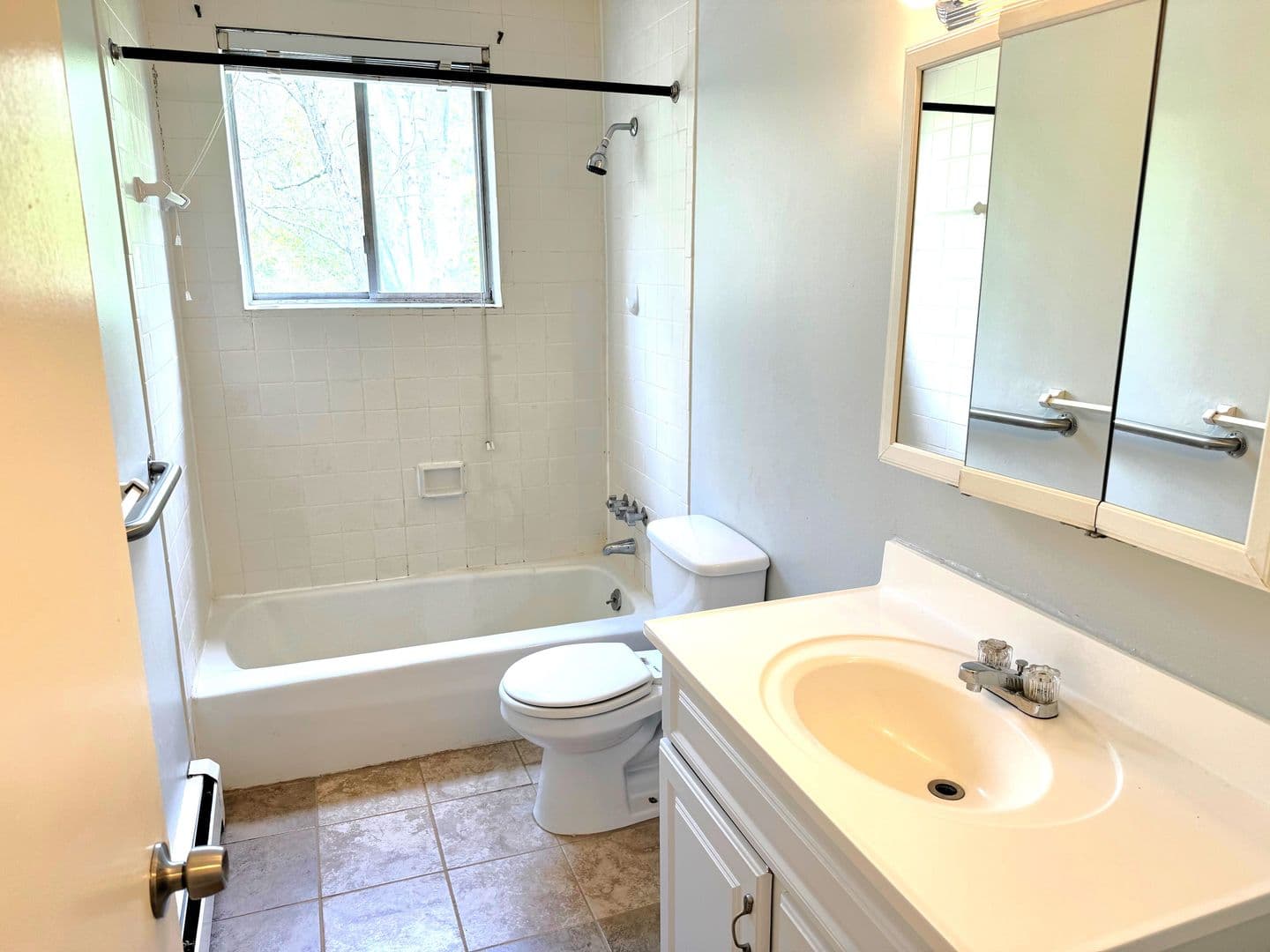 West Hartford Apartment: 698 Farmington Avenue