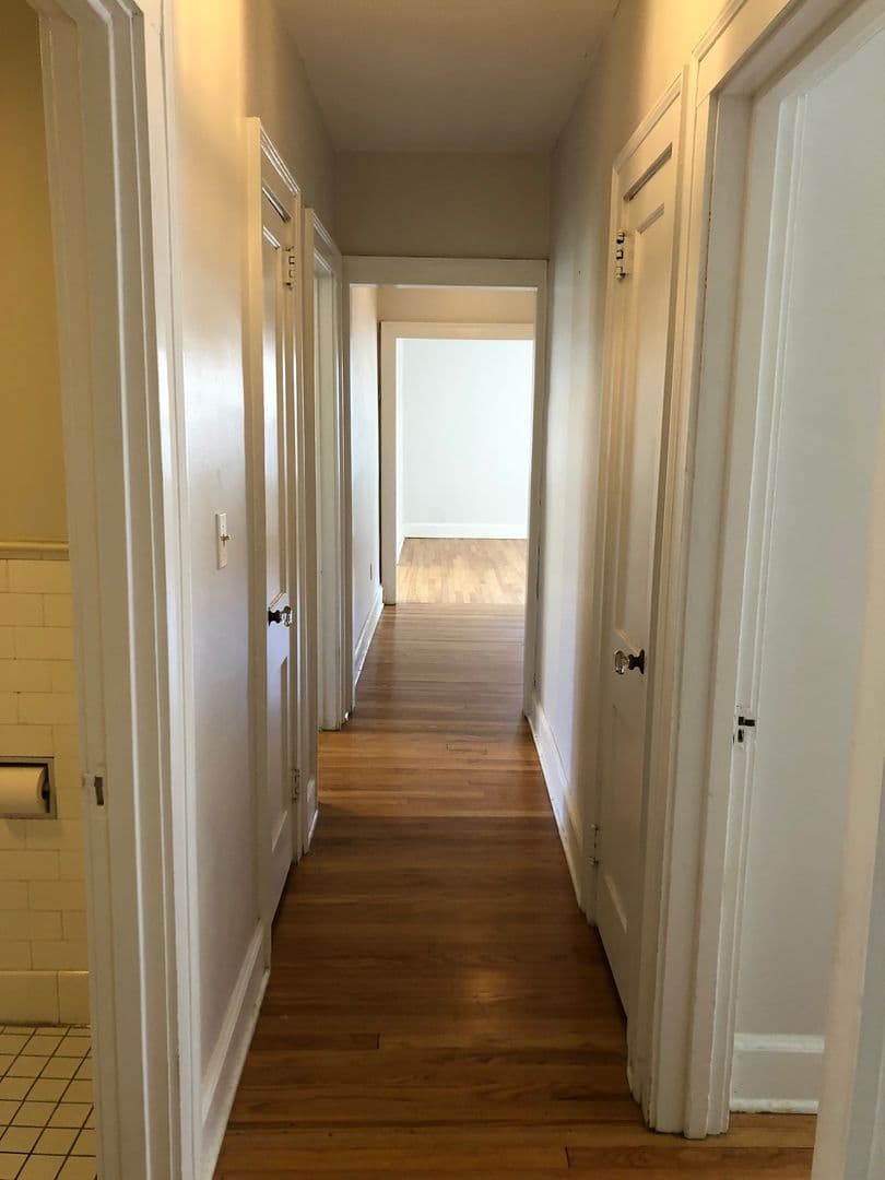 West Hartford Apartment: Farmington Avenue