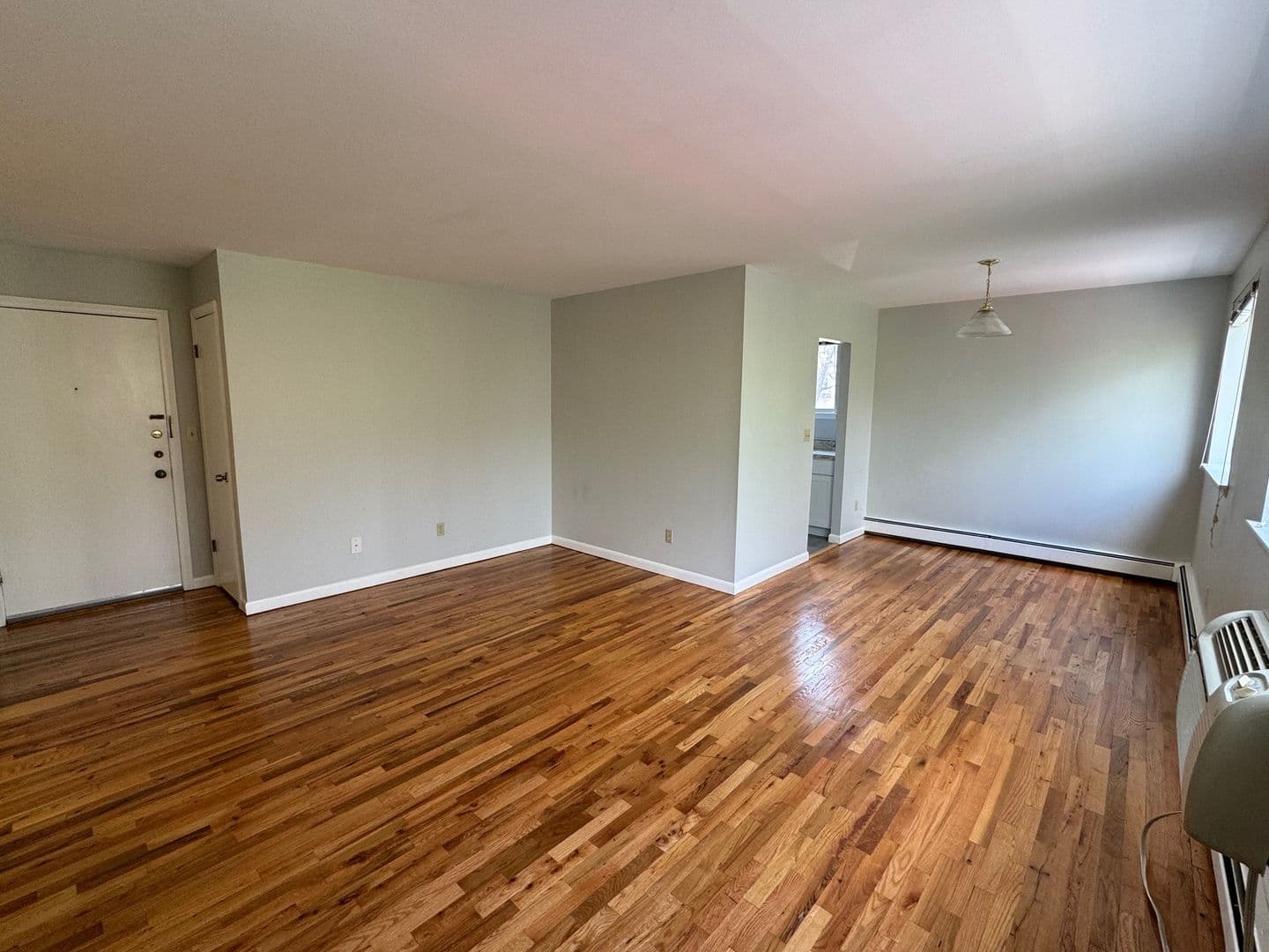 West Hartford Apartment: 698 Farmington Avenue