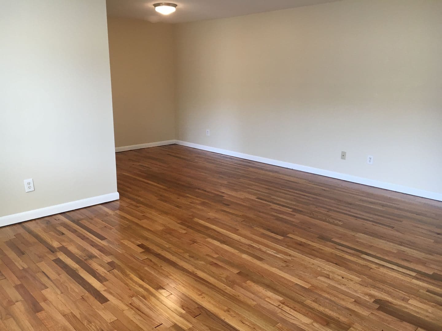 West Hartford Apartment: 698 Farmington Avenue