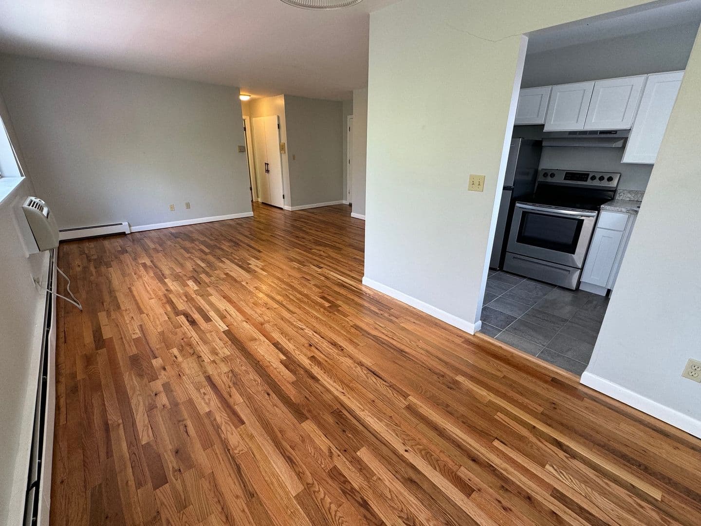 West Hartford Apartment: 698 Farmington Avenue
