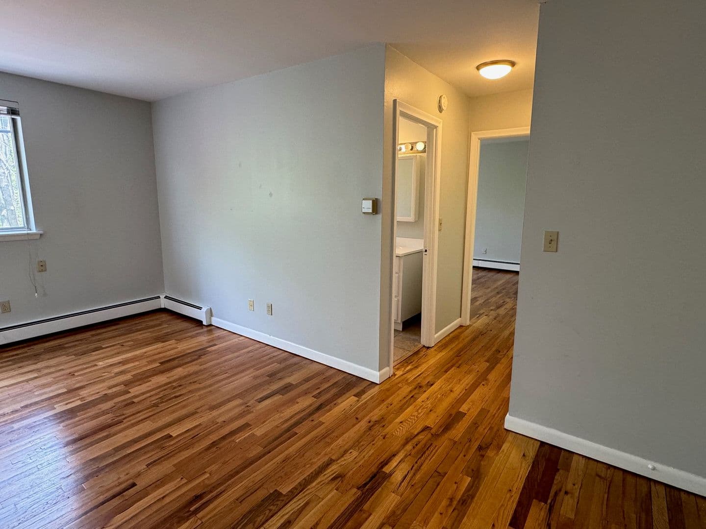 West Hartford Apartment: 698 Farmington Avenue