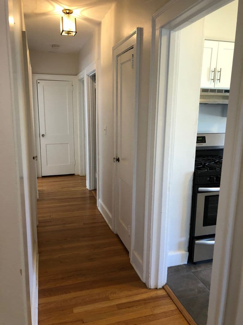 West Hartford Apartment: Farmington Avenue
