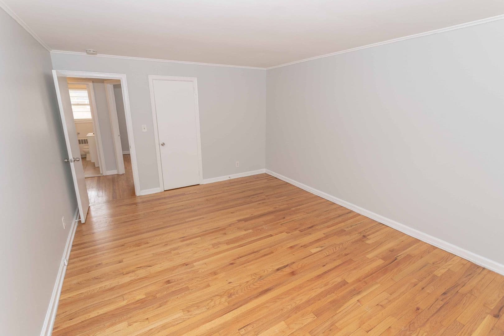West Hartford Apartment: Boulevard & Vera