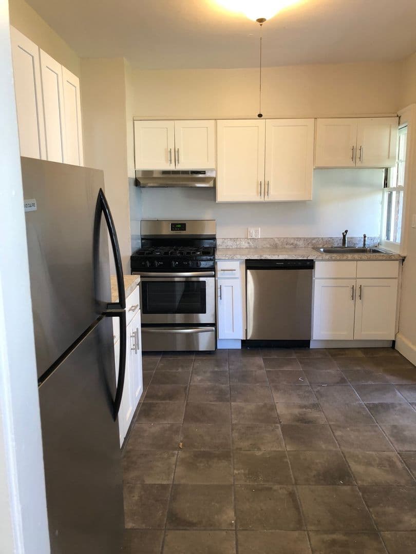 West Hartford Apartment: Farmington Avenue