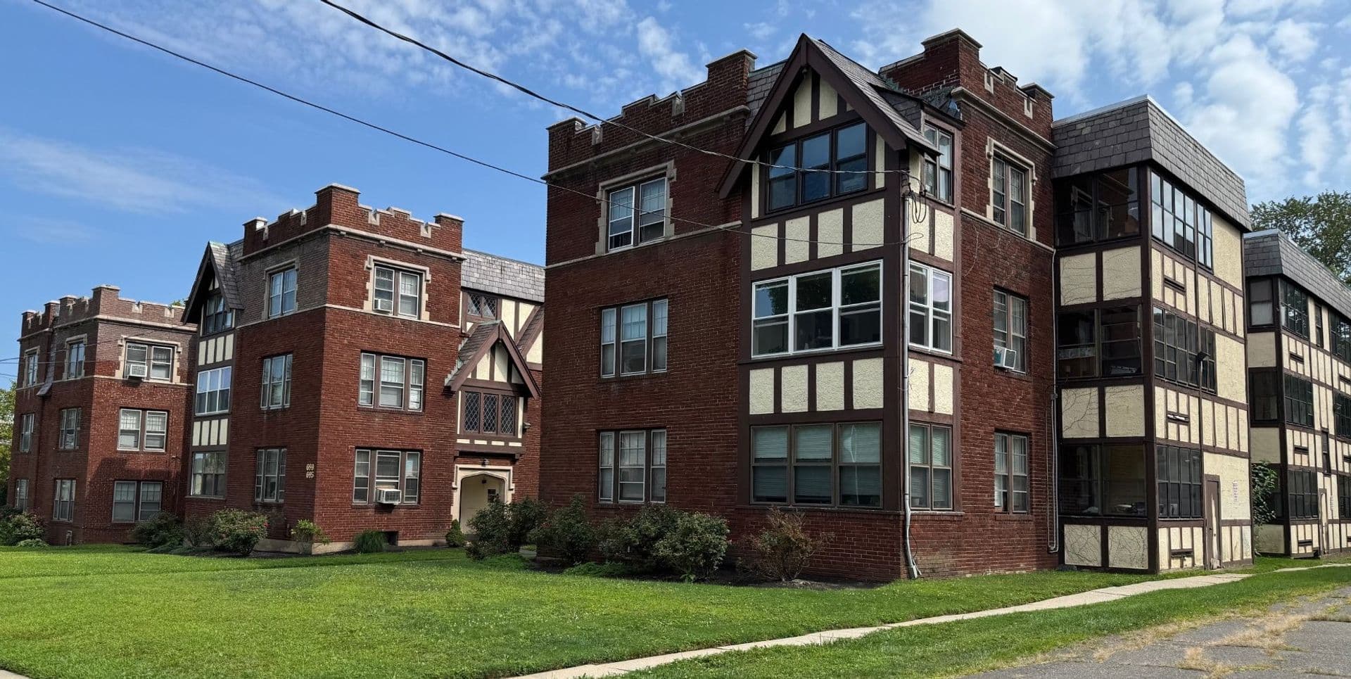 West Hartford Apartment: Farmington Avenue