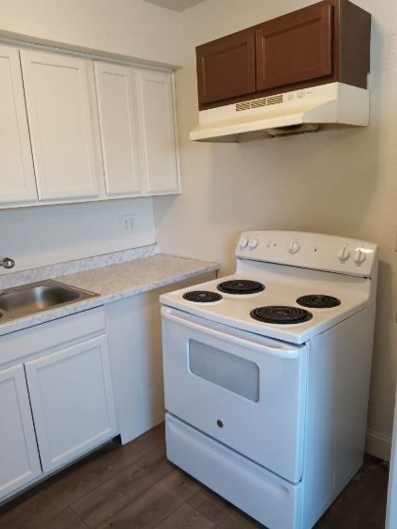 Las Vegas Apartment: 2409 Sunrise Avenue