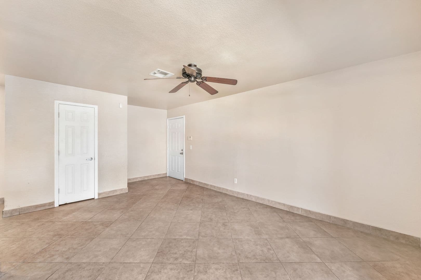 Las Vegas House: 2606 Durango Dr #223