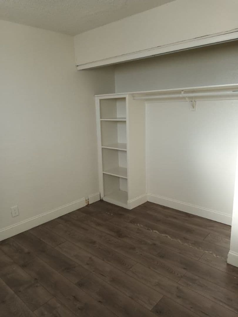 Las Vegas Apartment: 2409 Sunrise Avenue