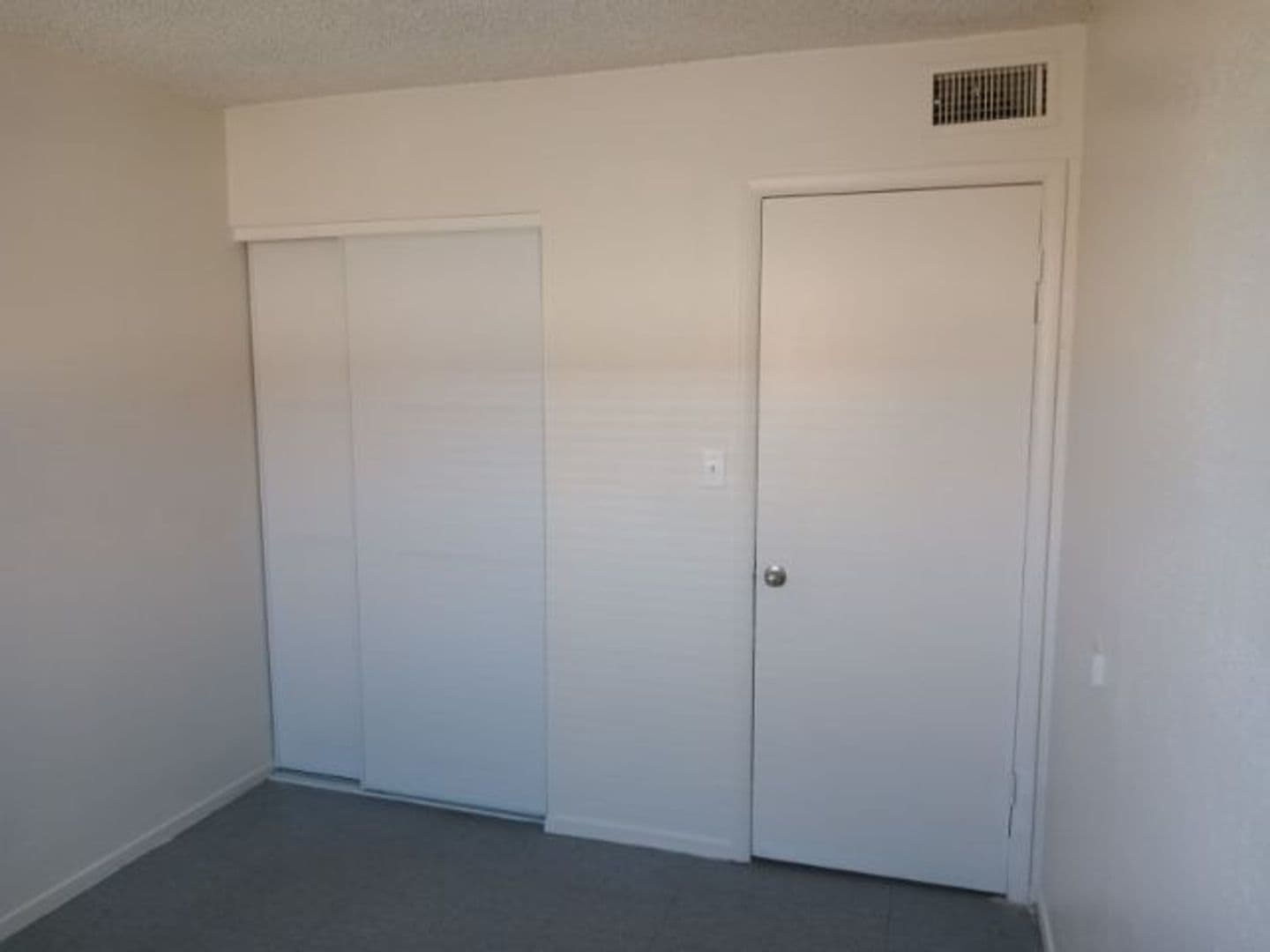 Las Vegas Apartment: 1400 & 1404 E Mesquite Ave.