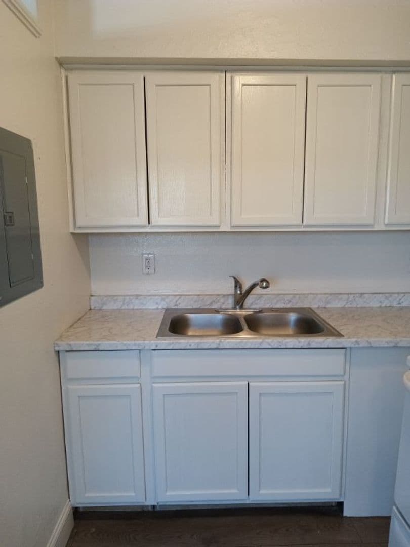 Las Vegas Apartment: 2409 Sunrise Avenue