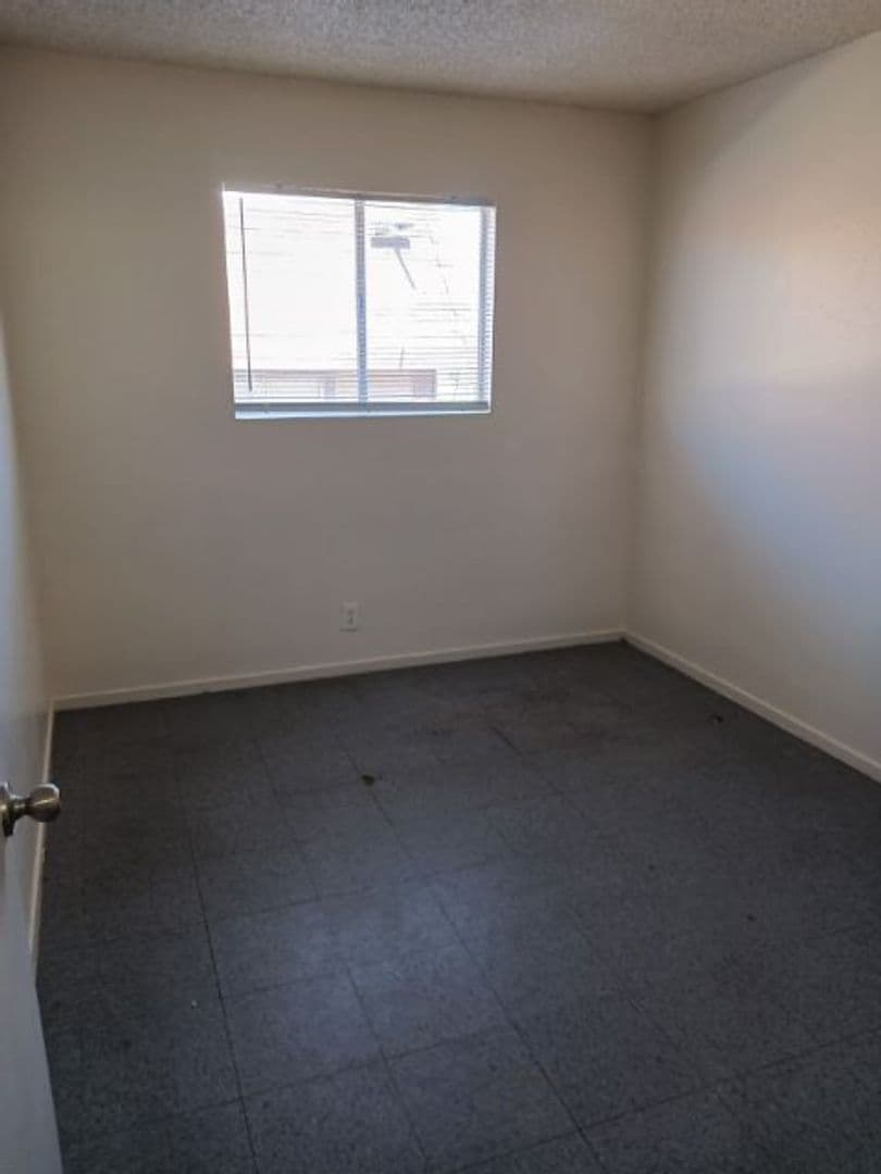Las Vegas Apartment: 1400 & 1404 E Mesquite Ave.