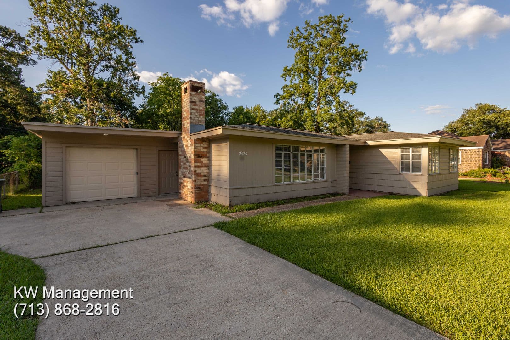 Beaumont House: 2420 Louisiana St.