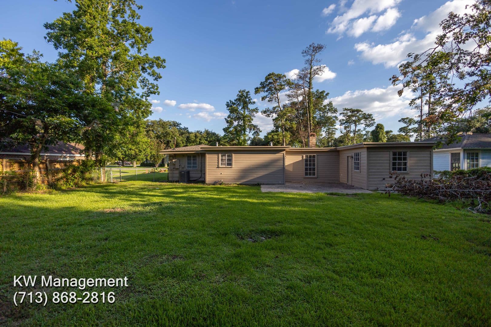 Beaumont House: 2420 Louisiana St.