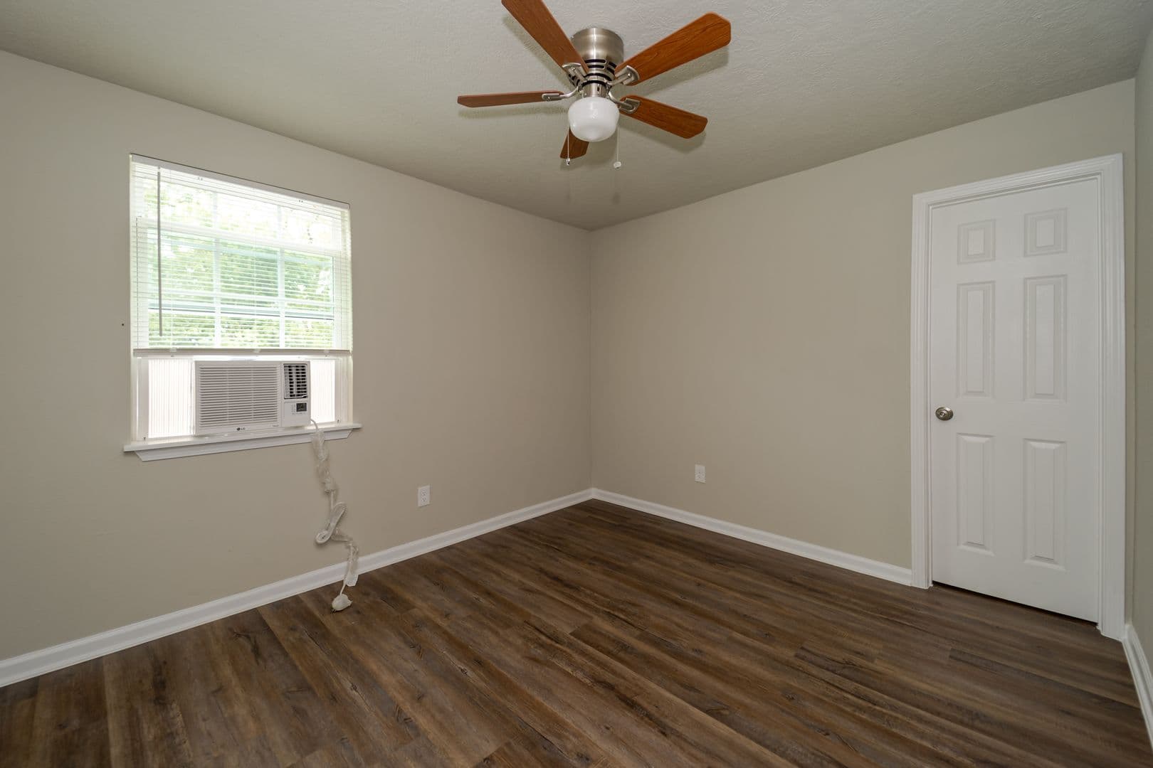 Beaumont Apartment: 1435 Magnolia