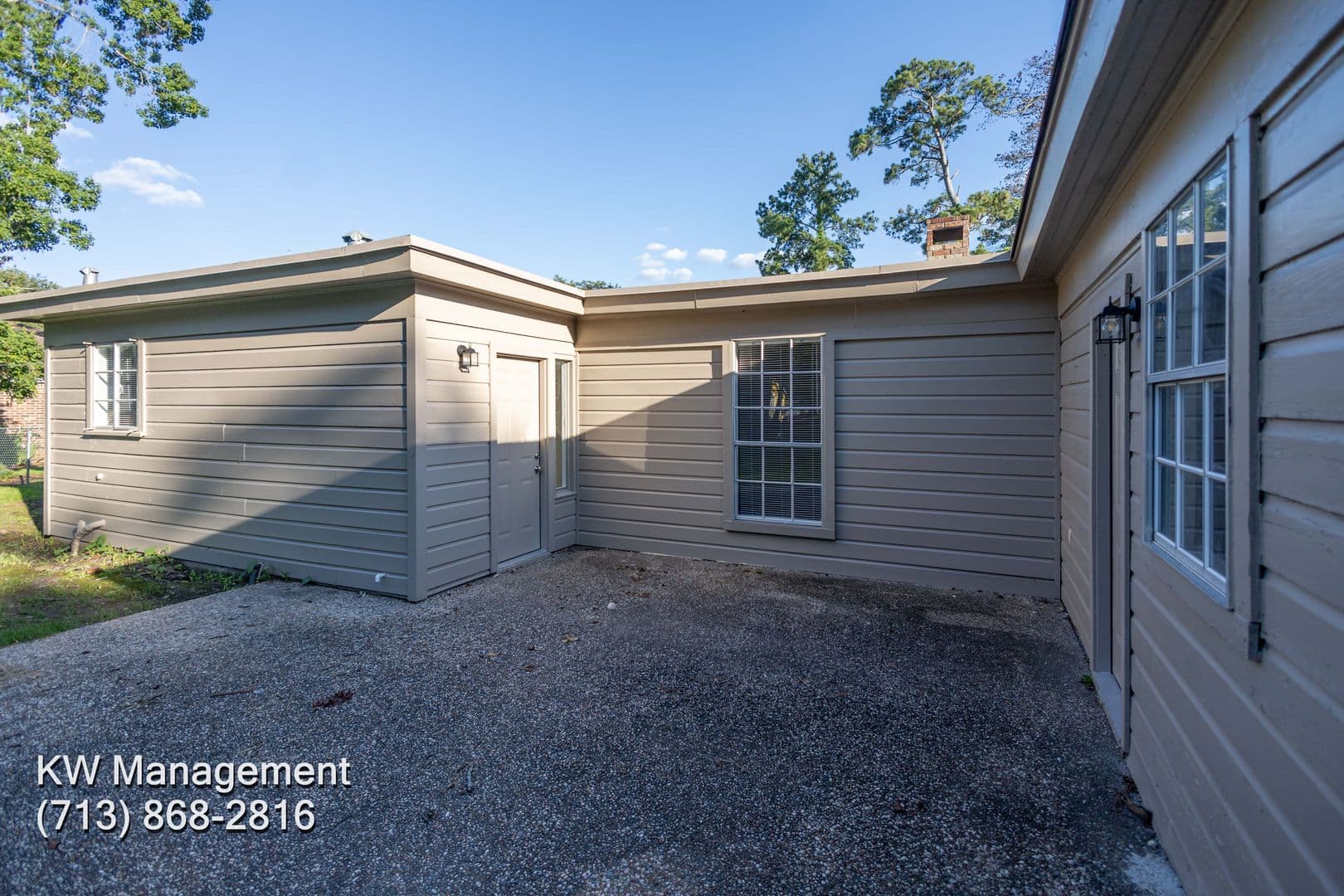 Beaumont House: 2420 Louisiana St.