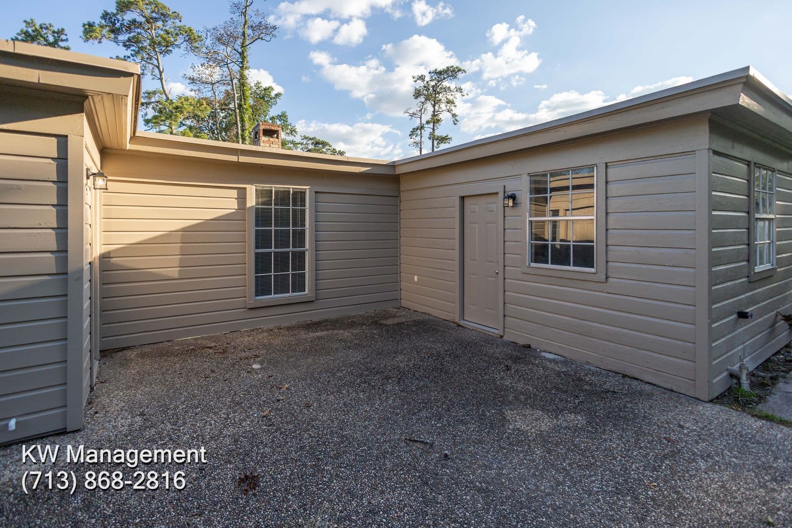 Beaumont House: 2420 Louisiana St.