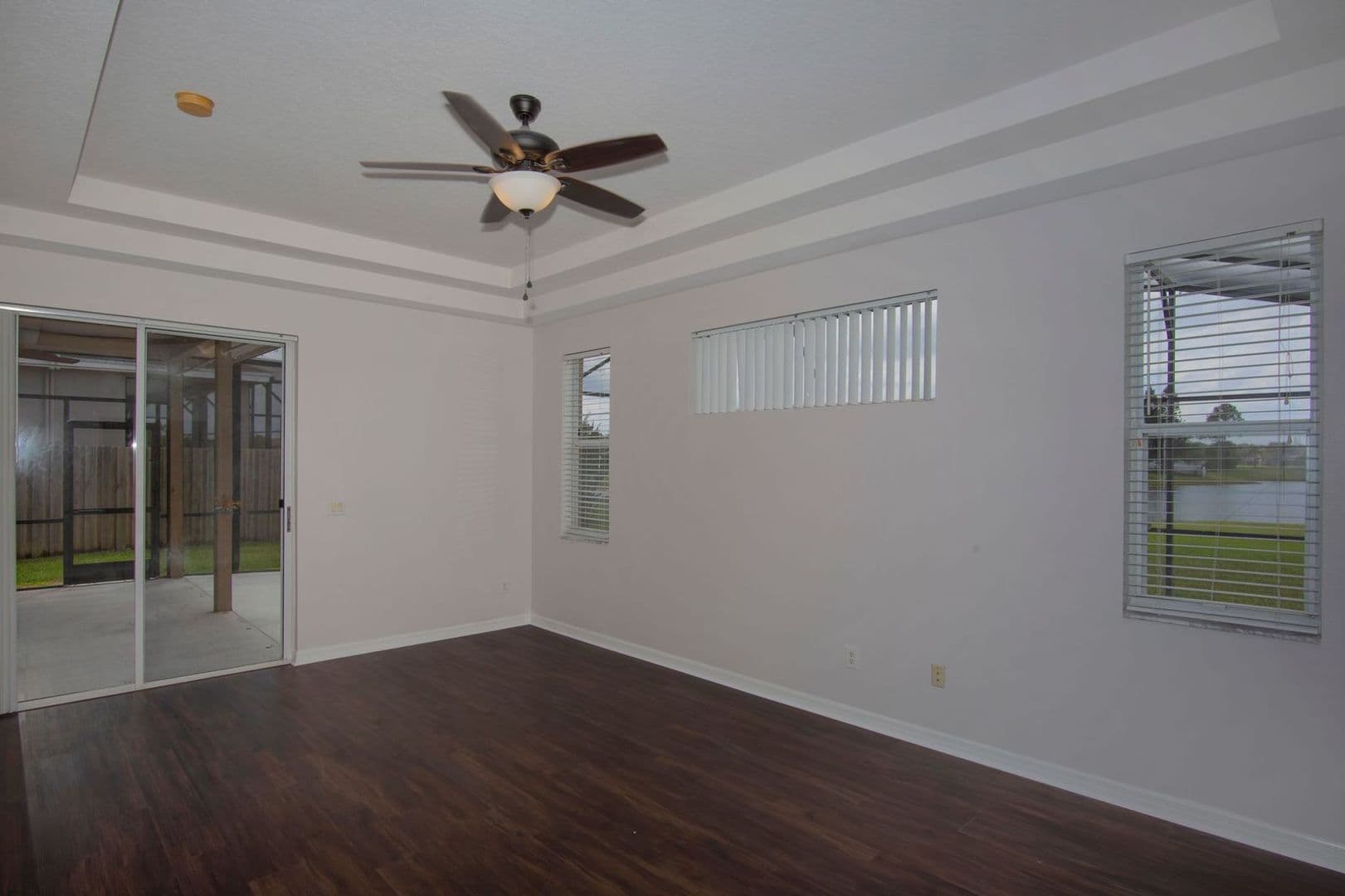 Orlando House: 664 Cedar Forest Circle