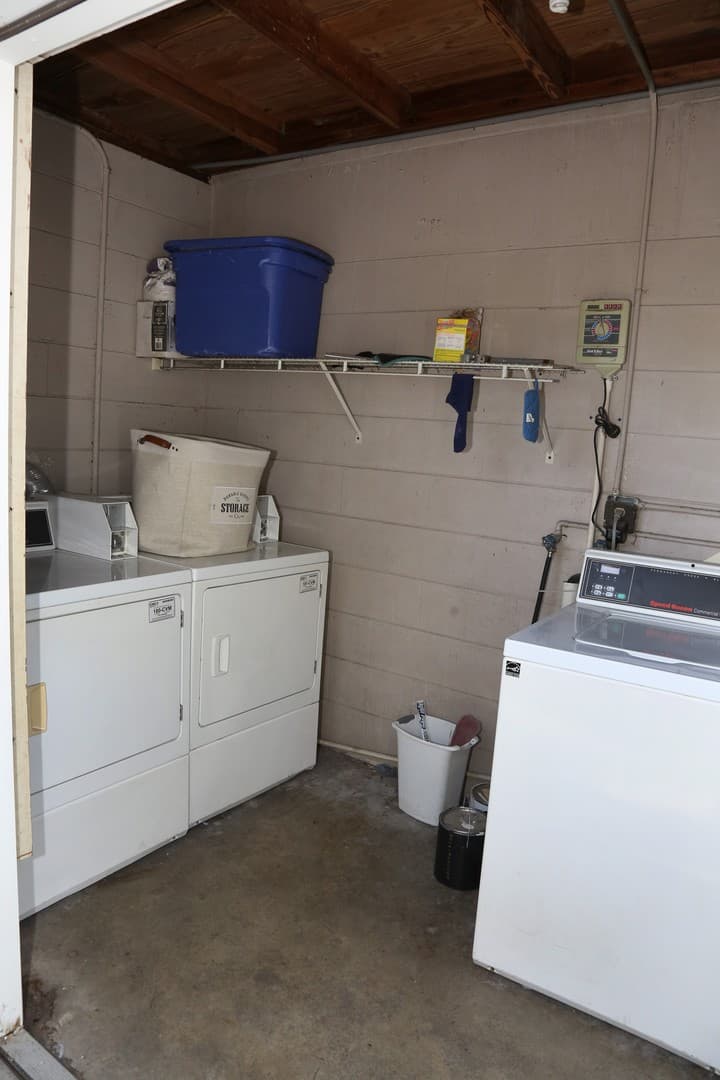 Orlando Apartment: 3200 Fairway Lane