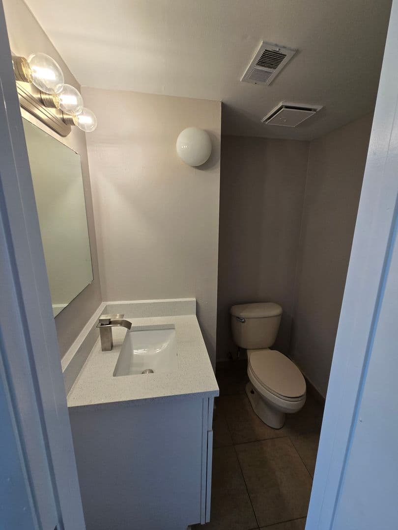 Orlando Townhome: 1810 Caralee Blvd.