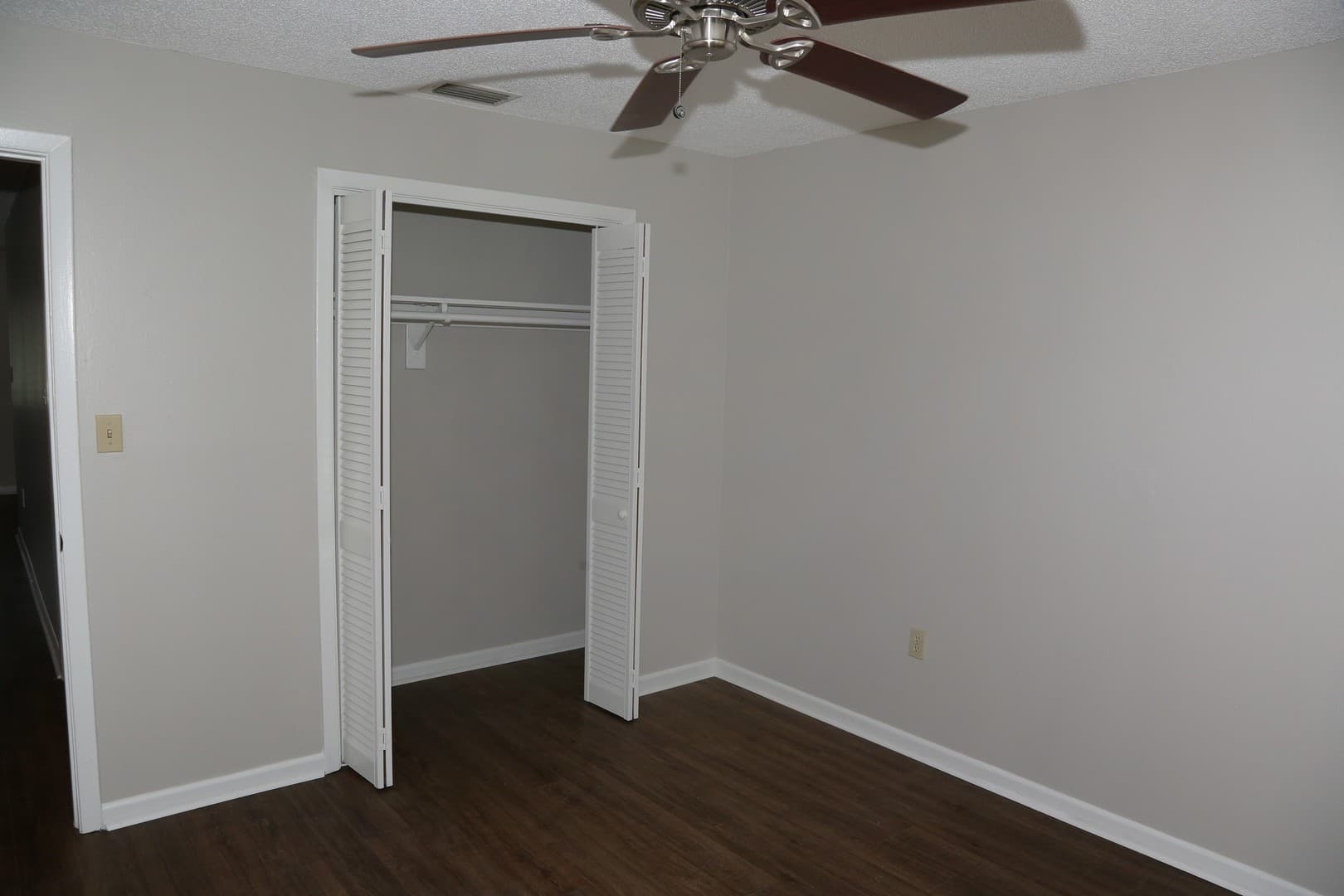 Orlando Apartment: 3200 Fairway Lane
