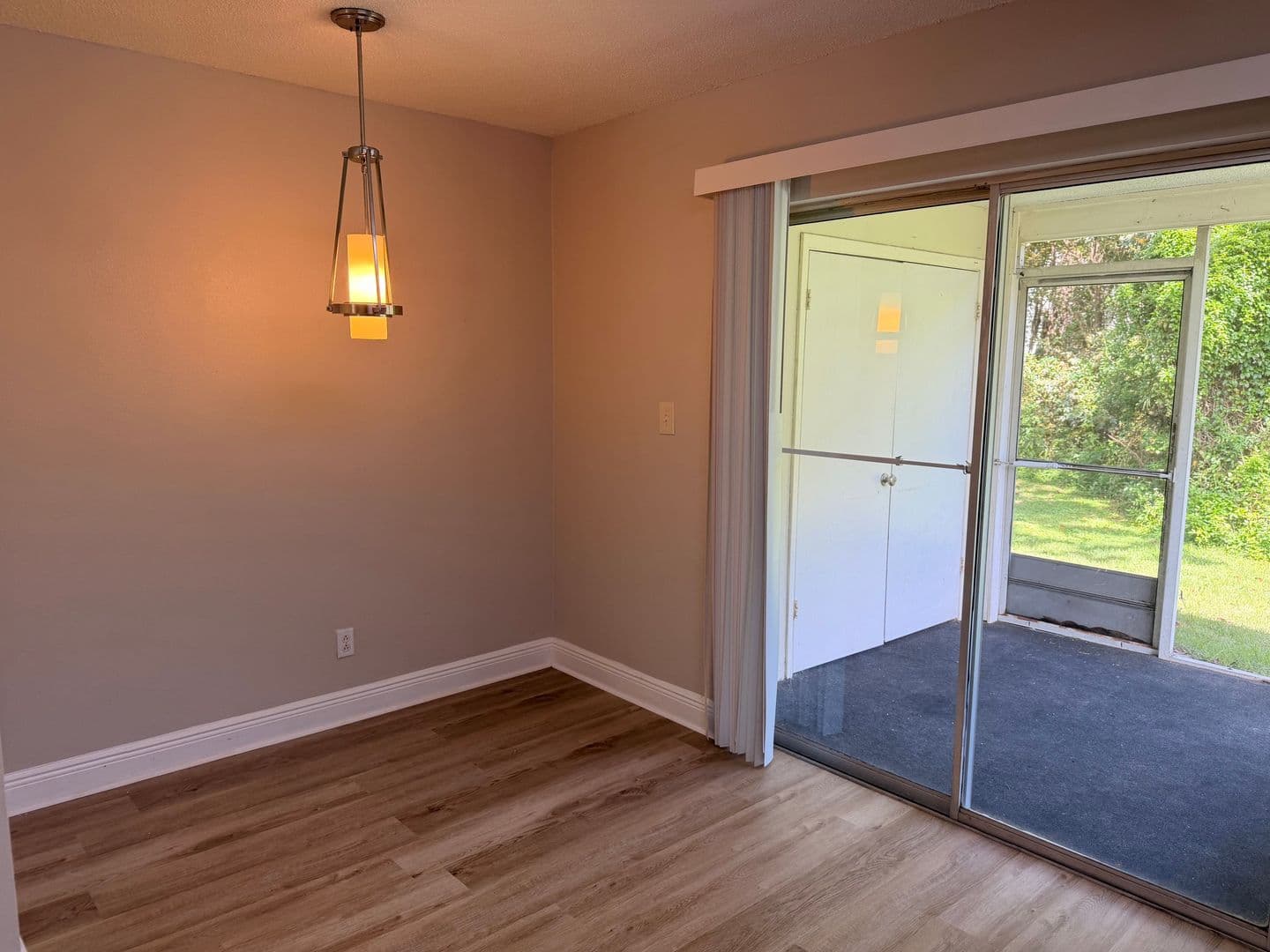 Winter Springs Townhome: 130 Rhoden Lane