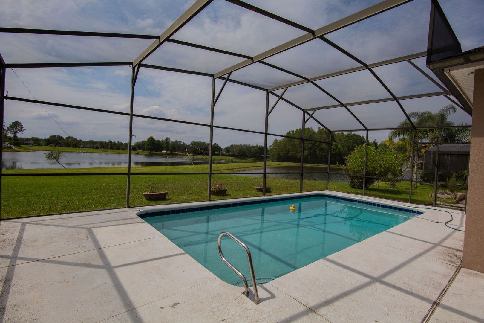 Orlando House: 664 Cedar Forest Circle