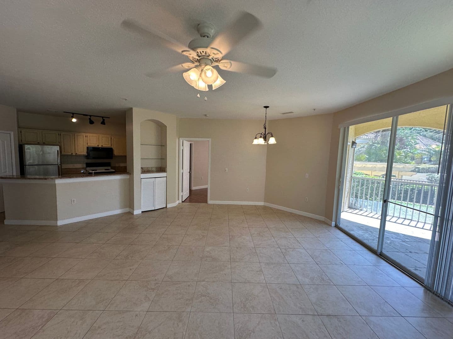 Maitland House: 1408 Lake Shadow Circle