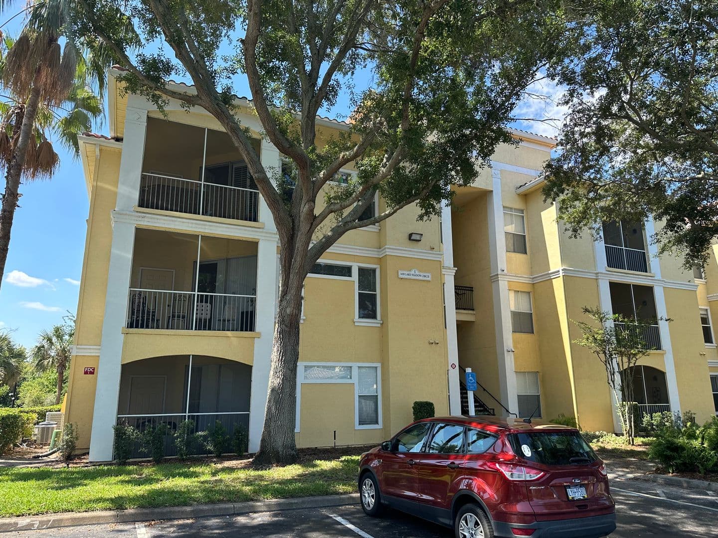Maitland House: 1408 Lake Shadow Circle