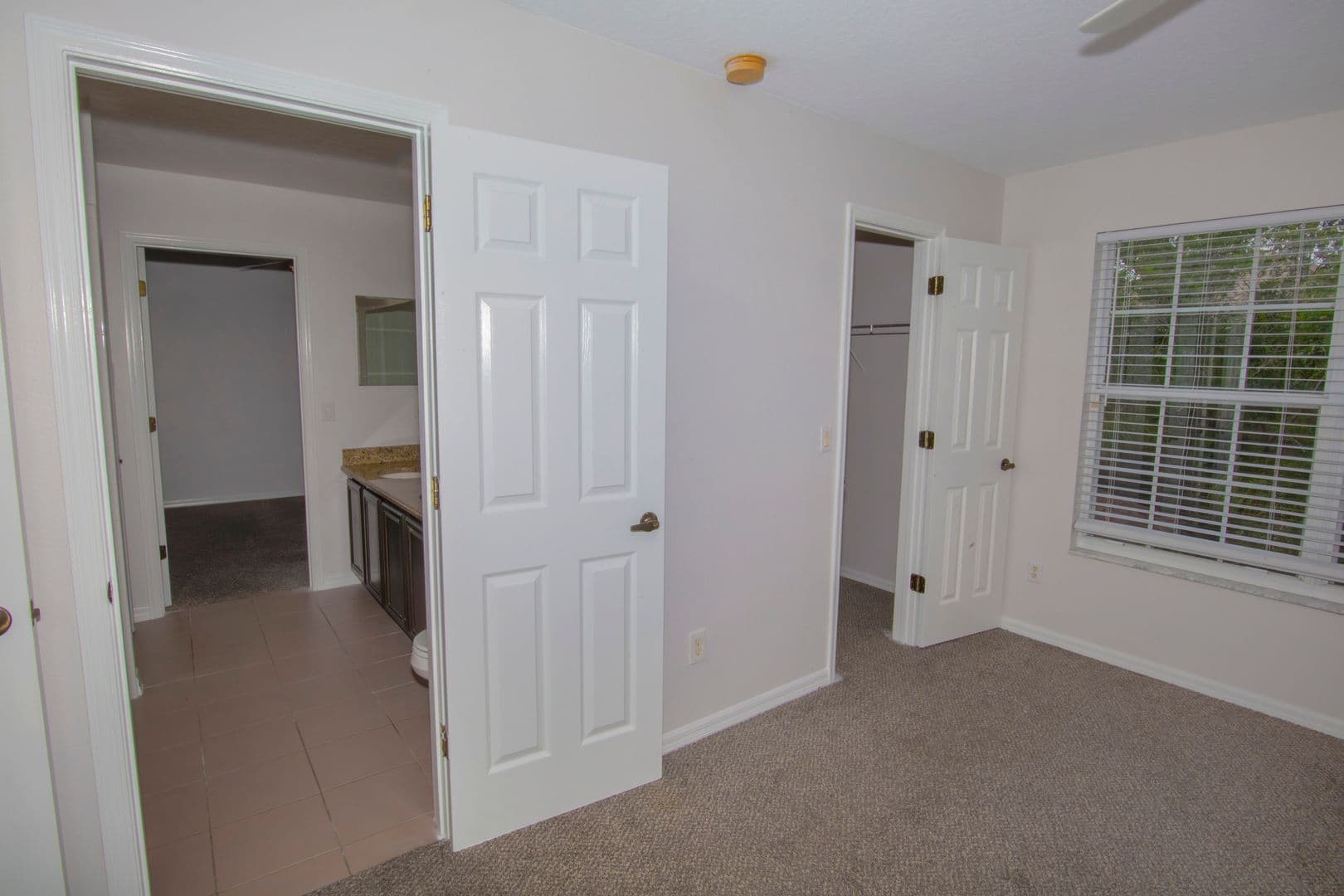 Orlando House: 664 Cedar Forest Circle