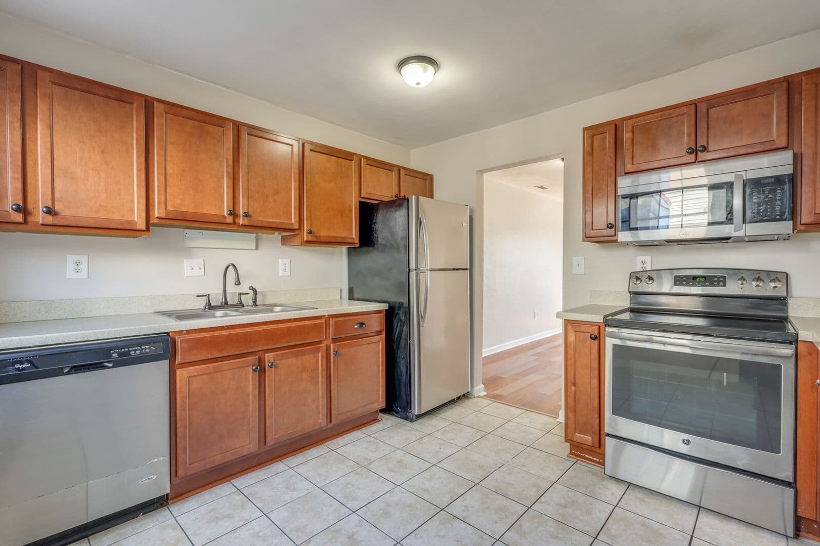 Virginia Beach Townhome: 436 Peregrine St