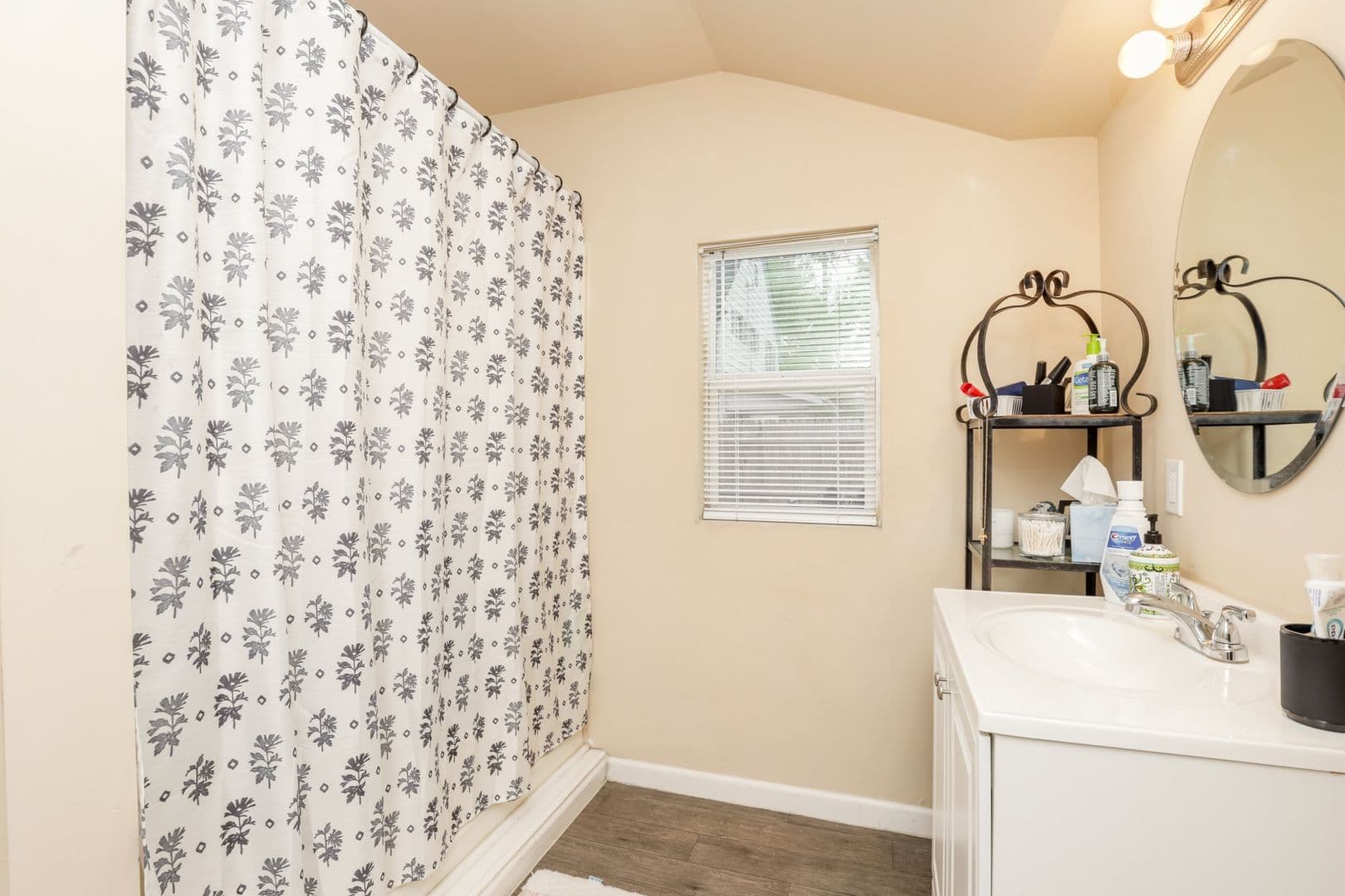 Portsmouth House: 23 Afton Pkwy