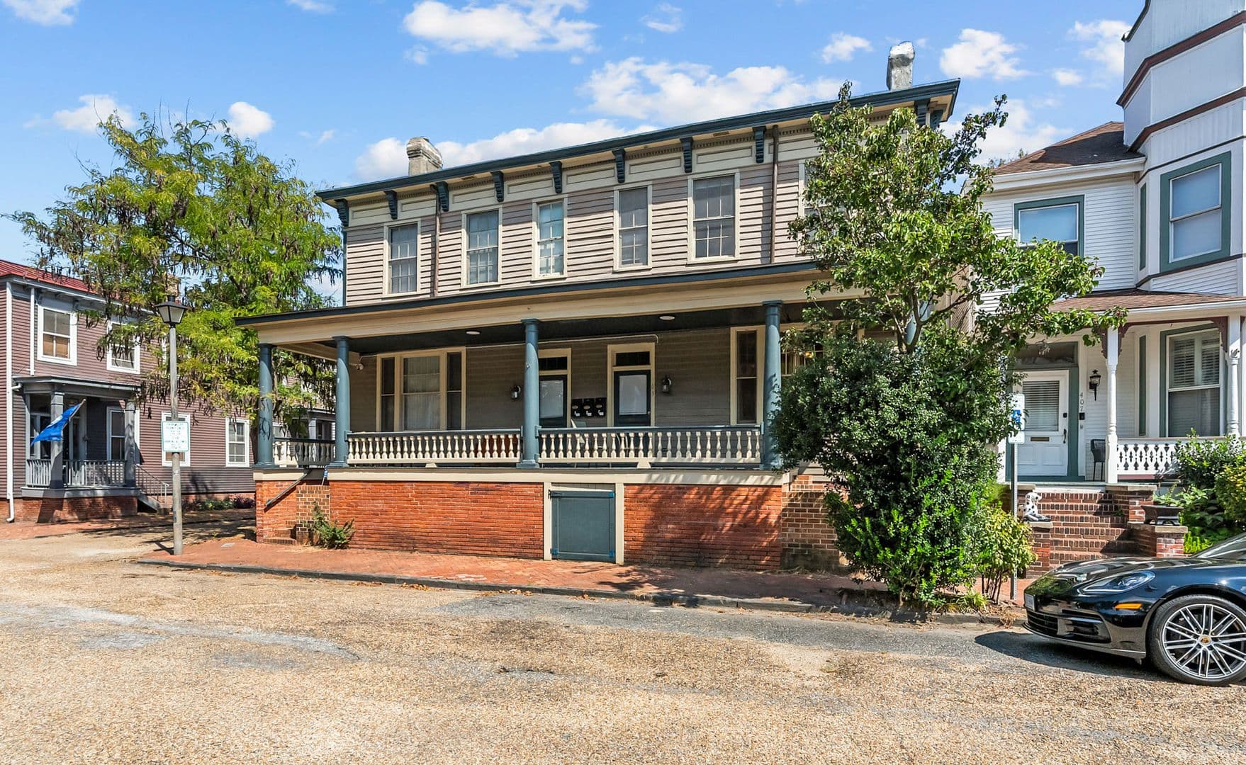 Portsmouth House: 403 Dinwiddie Street