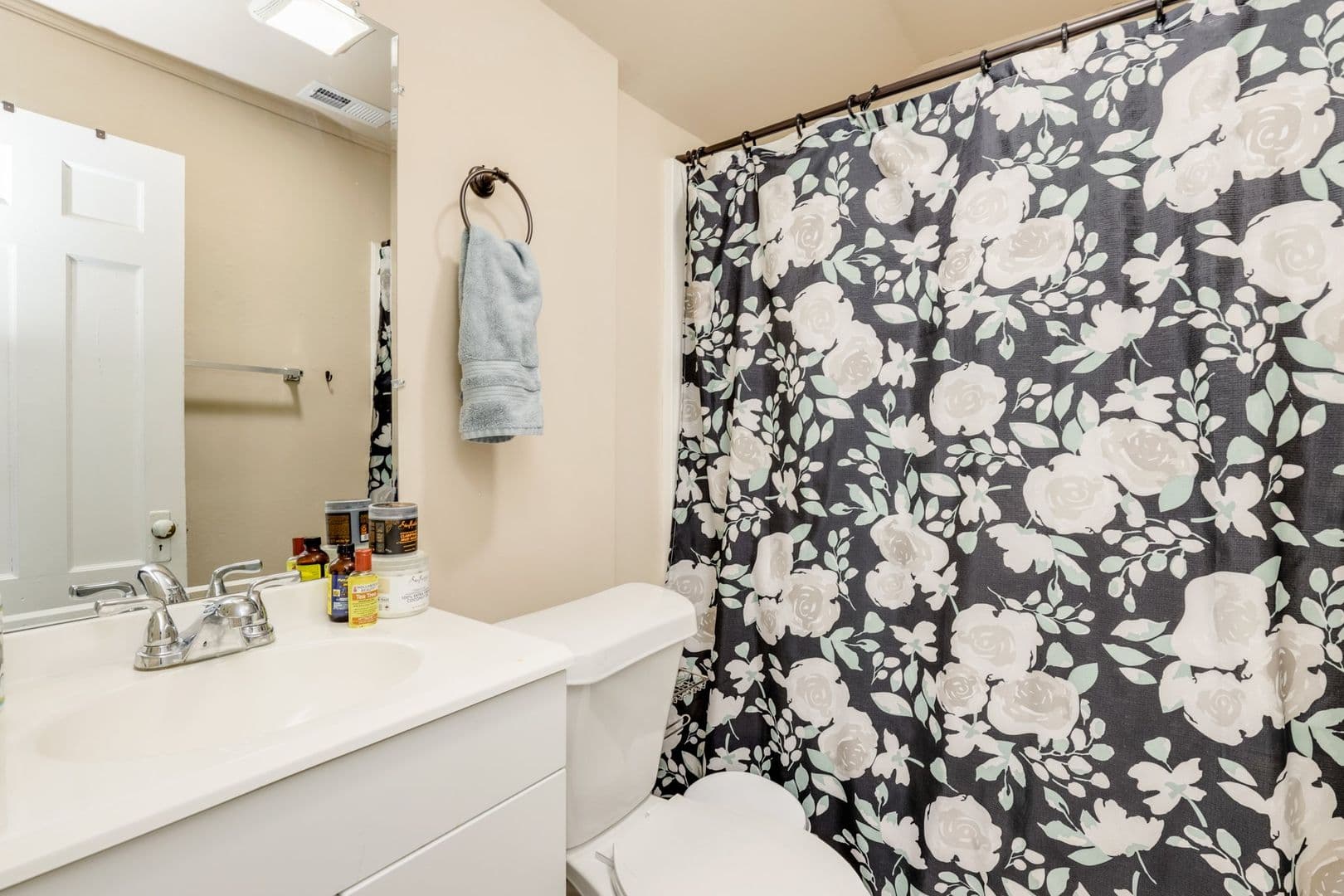Portsmouth House: 23 Afton Pkwy