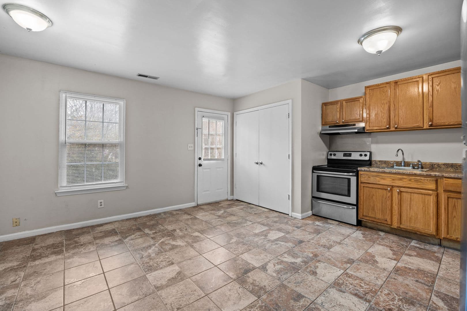 Norfolk Apartment: 3324 Kansas Ave