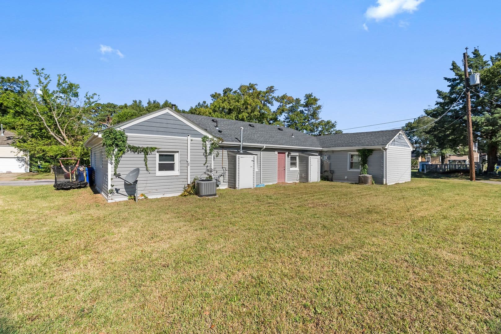 Norfolk House: 4502 Bankhead Ave