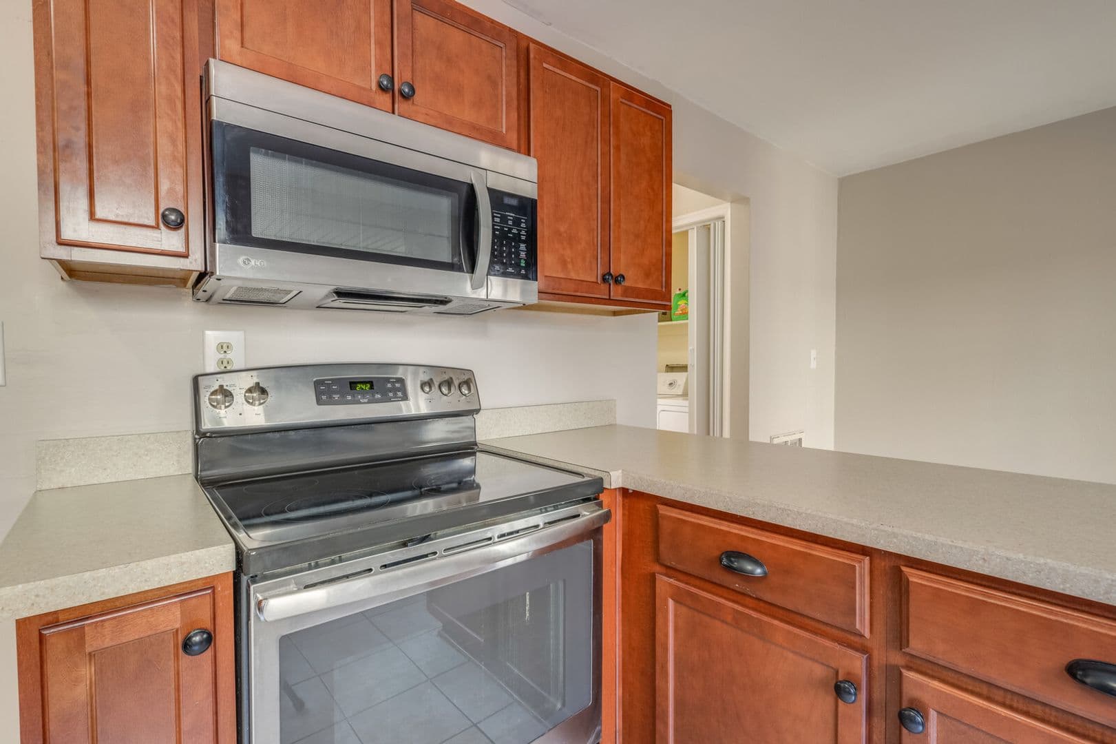 Virginia Beach Townhome: 436 Peregrine St