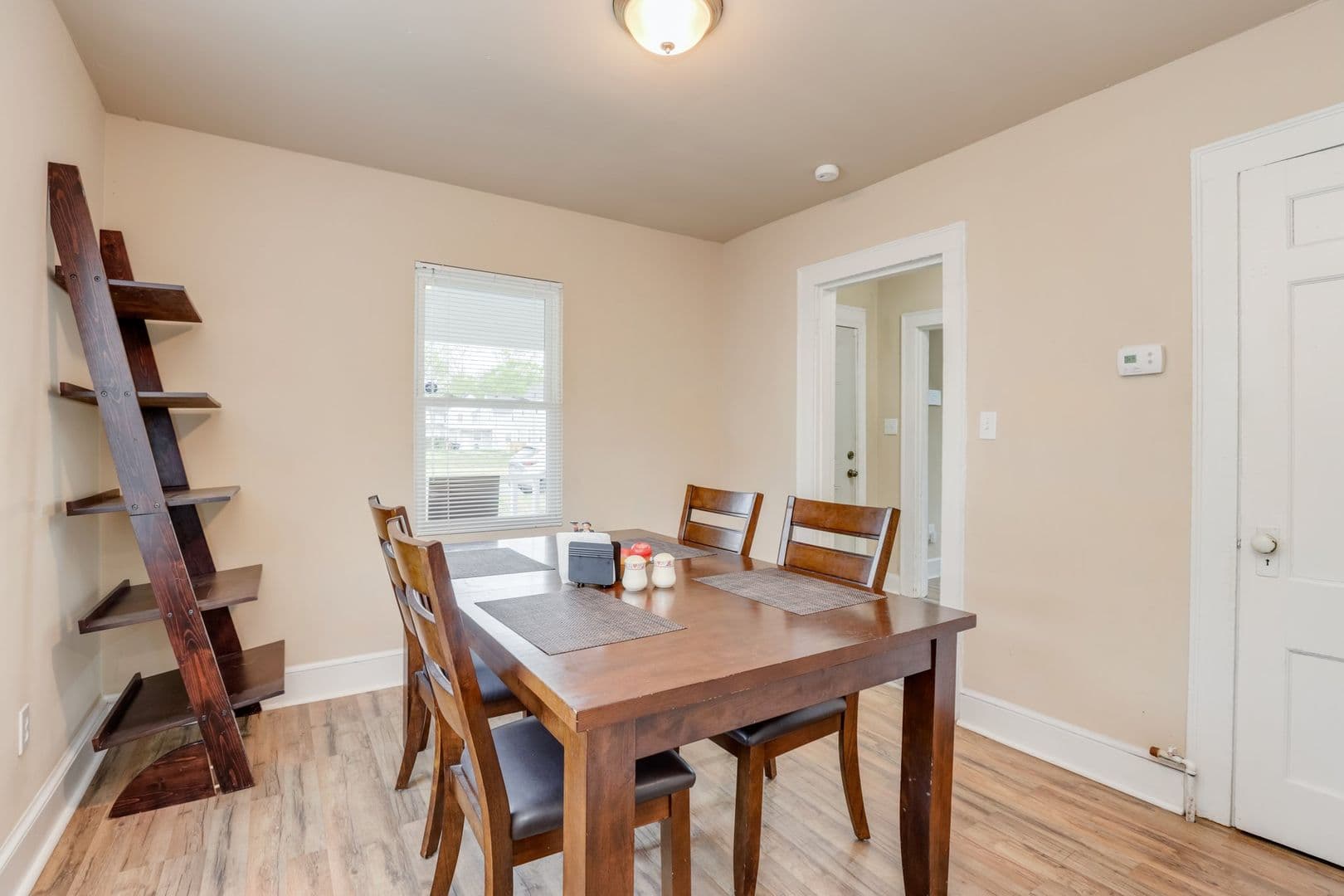 Portsmouth House: 23 Afton Pkwy