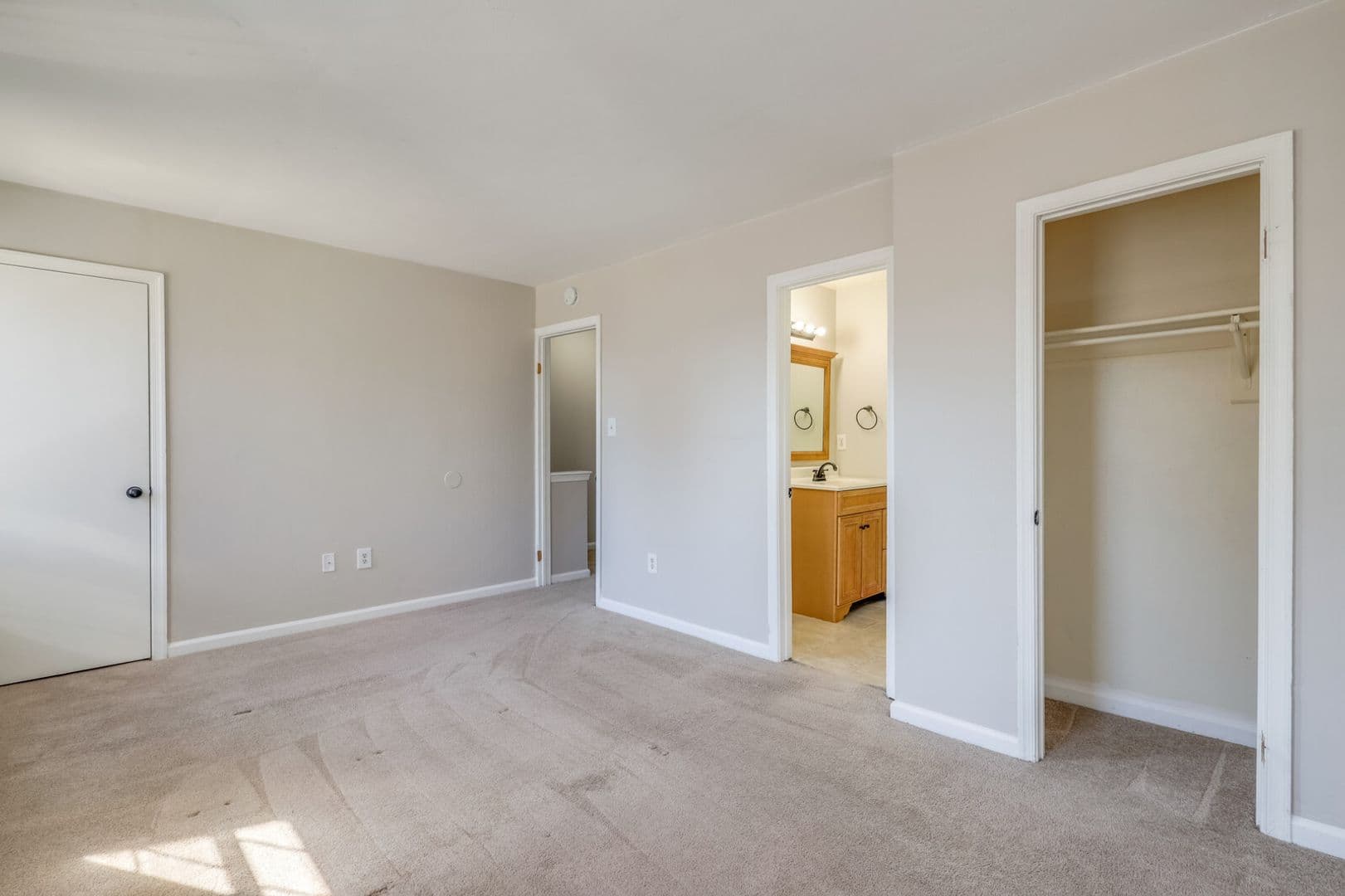 Virginia Beach Townhome: 436 Peregrine St