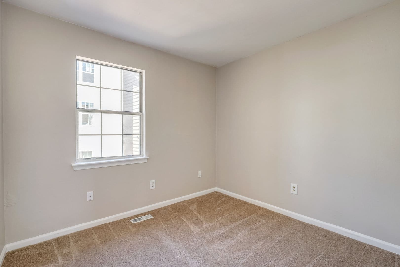 Virginia Beach Townhome: 436 Peregrine St
