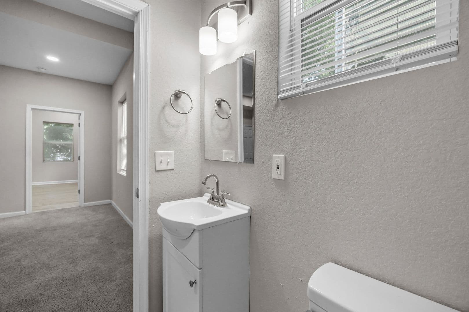 Portsmouth Apartment: 126 Linden Avenue